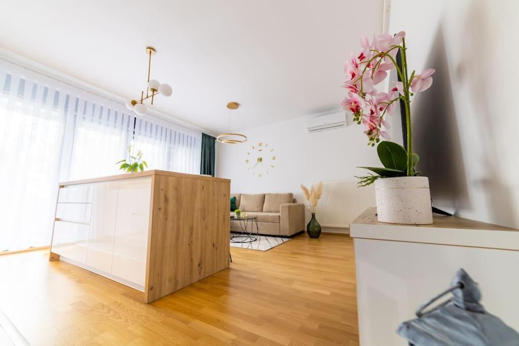 Apartman Lux Self Check-In Virovitica Extérieur photo