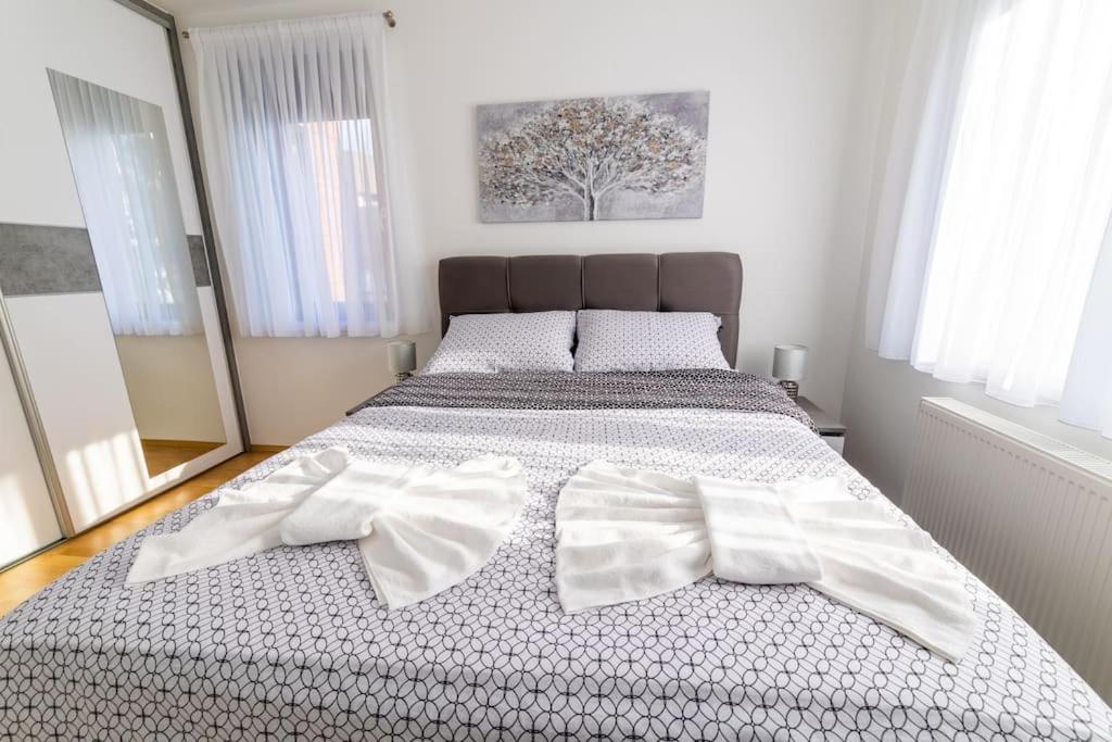 Apartman Lux Self Check-In Virovitica Extérieur photo
