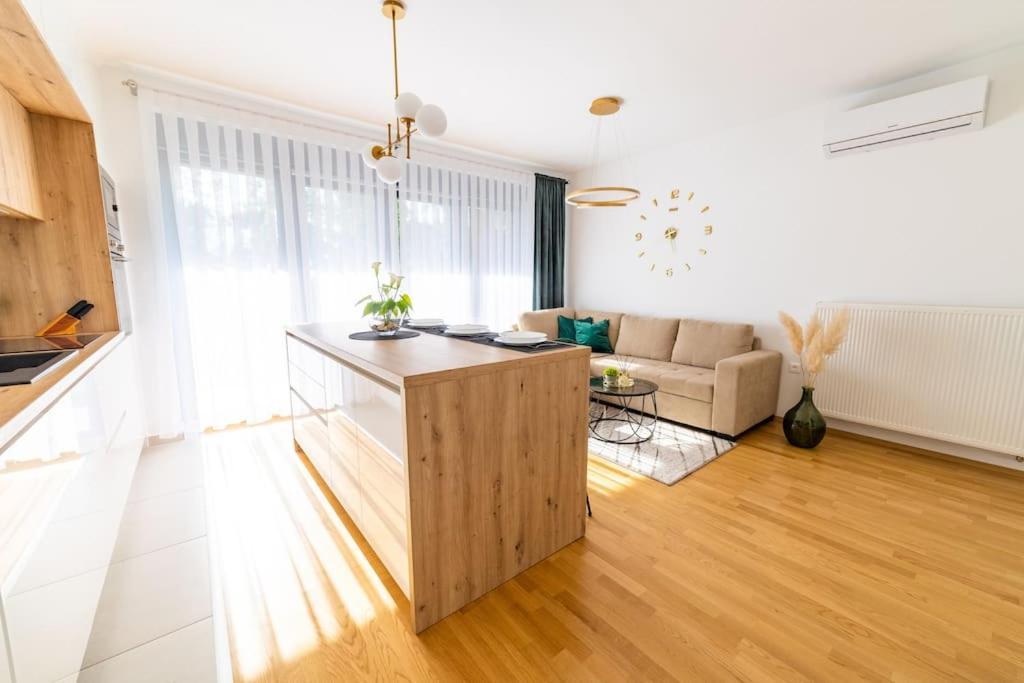 Apartman Lux Self Check-In Virovitica Extérieur photo