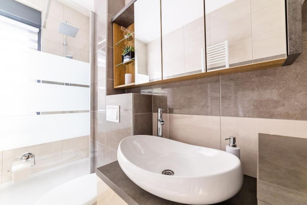 Apartman Lux Self Check-In Virovitica Extérieur photo