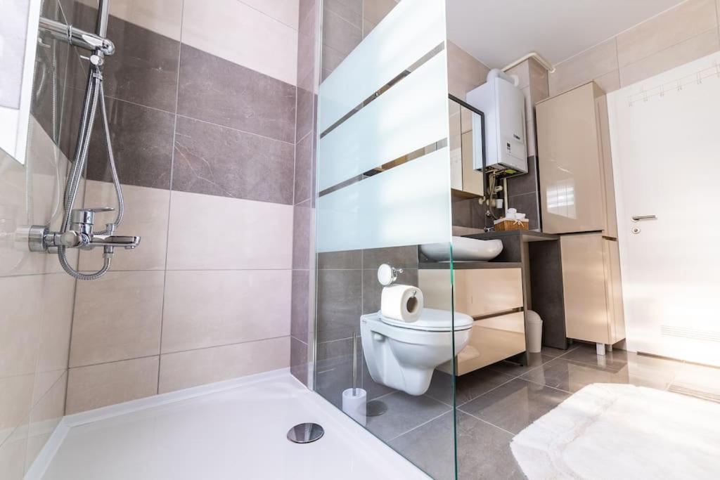 Apartman Lux Self Check-In Virovitica Extérieur photo