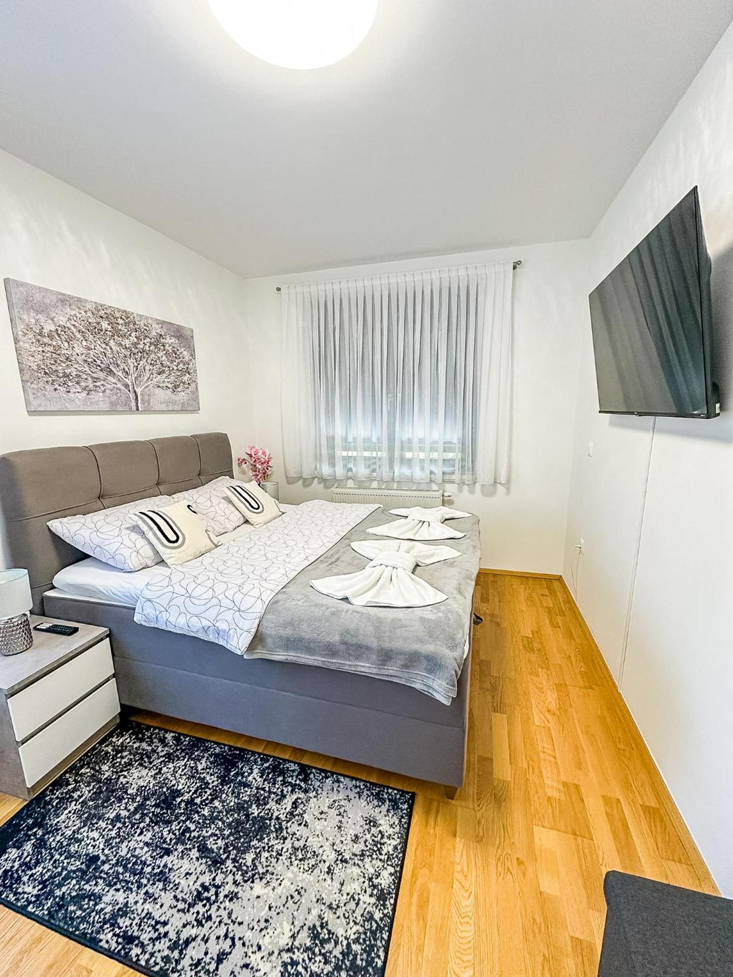 Apartman Lux Self Check-In Virovitica Extérieur photo